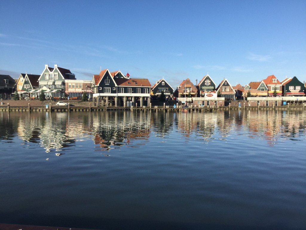 43. Aynalı Denizin&nbsp;Evleri