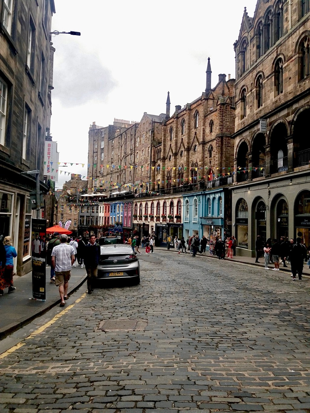 82. Edinburgh’un Kasvetli ve Renkli&nbsp;Caddesi