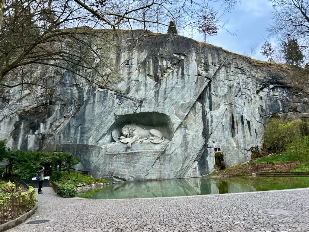 111. Dünyadaki En Acıklı Taş Anıtı